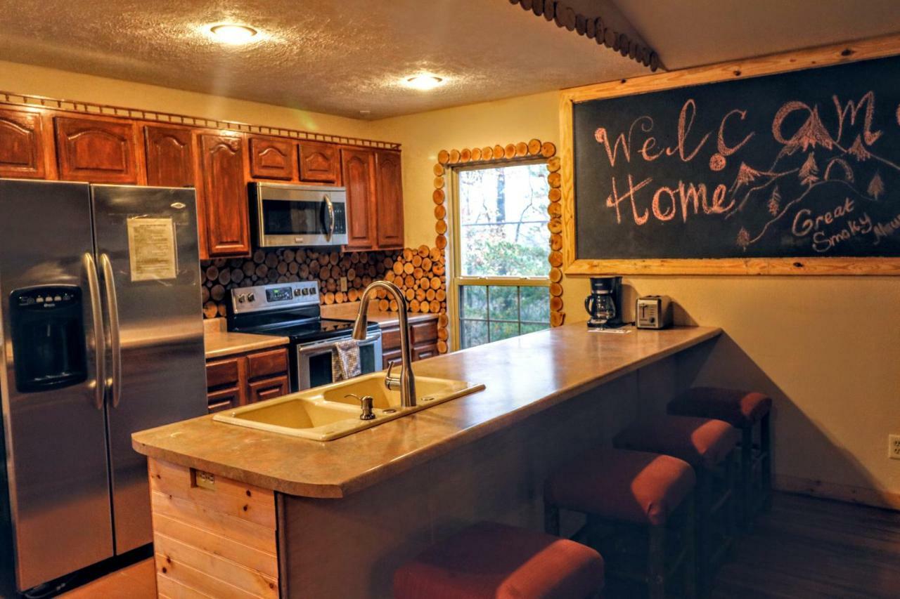 Lazy Bear Cabin Sevierville Bagian luar foto