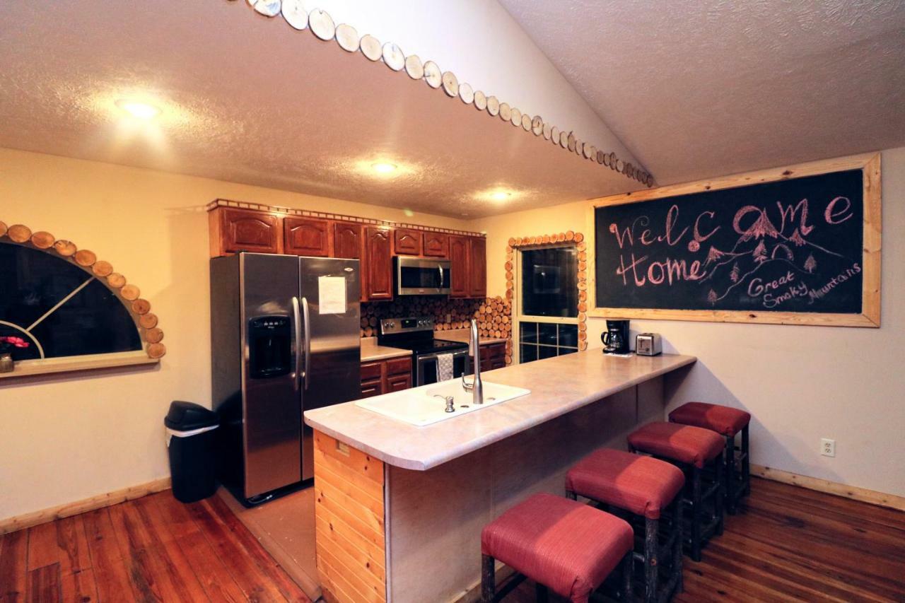 Lazy Bear Cabin Sevierville Bagian luar foto